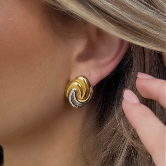 ETERNA LUXE SWIRL STUDS