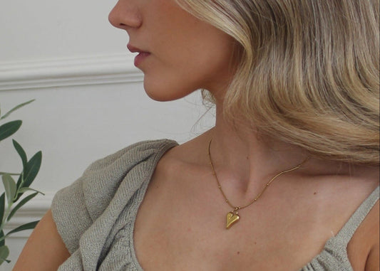 GOLD BEADED DETAIL HEART PENDANT NECKLACE