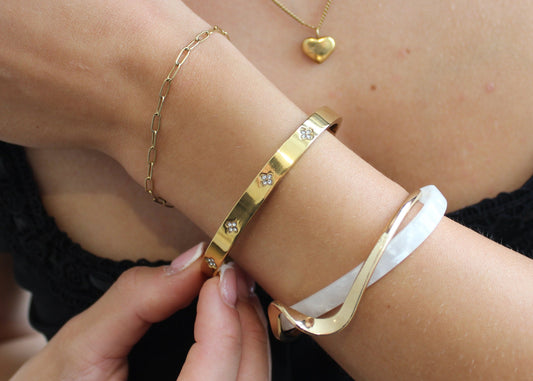 PEARL/ GOLD WAVE BANGLE