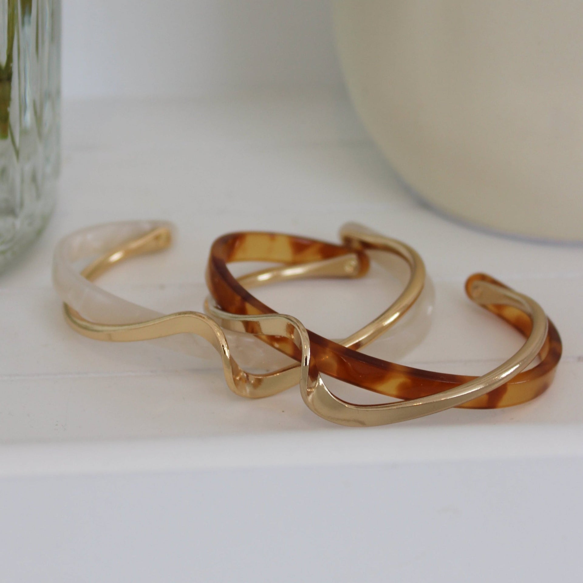 LATTE/ GOLD WAVE BANGLE