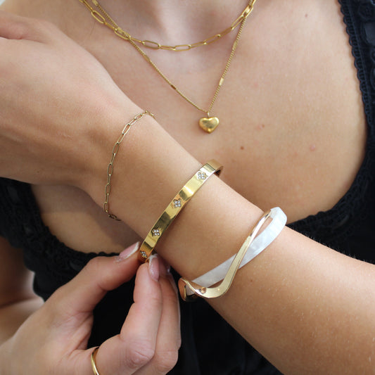 GOLD CLOVER BANGLE