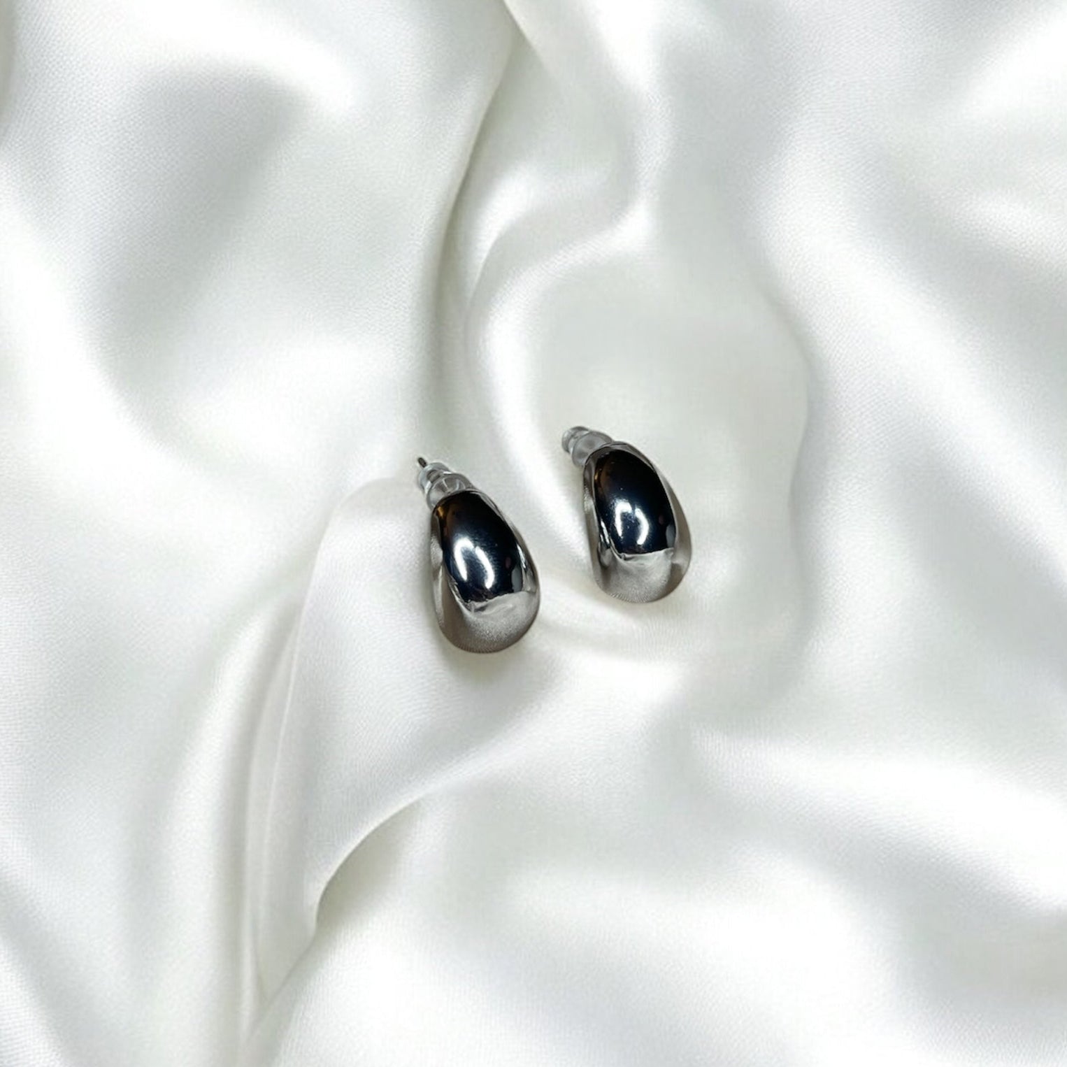 SILVER TEARDROP STUDS