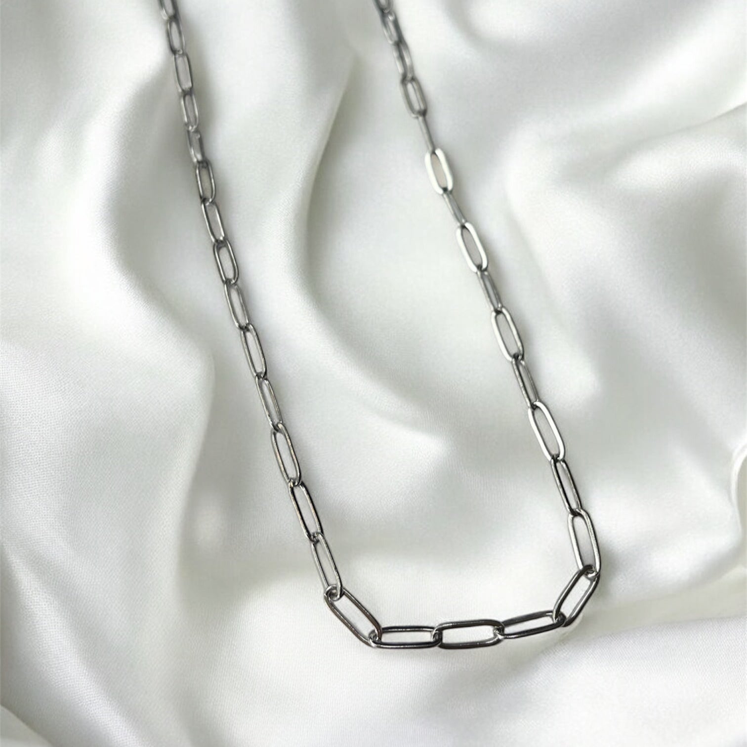 SILVER DAINTY PAPERCLIP NECKLACE